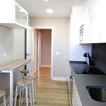 アパート Desconectaengalicia Piso Amplio 500m Playa Silgar サンシェンショ